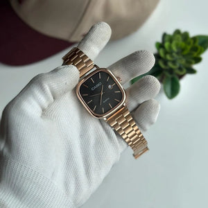 Casio Square Digital Watch – Classic Retro Style Wristwatch for Everyday Wear